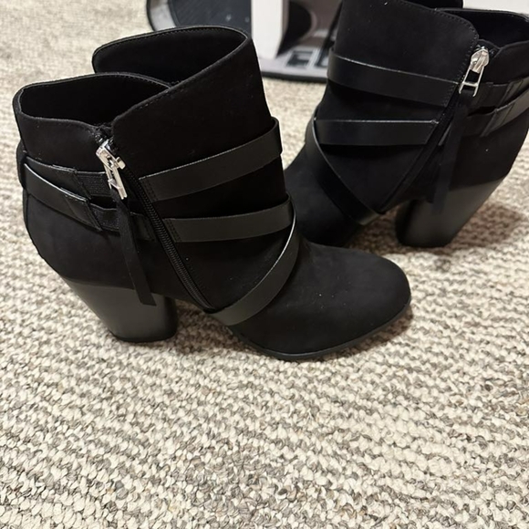 NWOT size 9w torrid ankle booties blk..excellent condition so cute - Picture 3 of 5